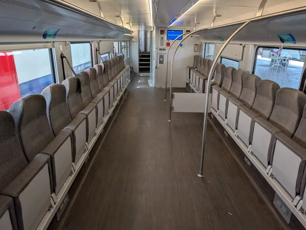Mixed-use accessible area in a double-deck intercity train