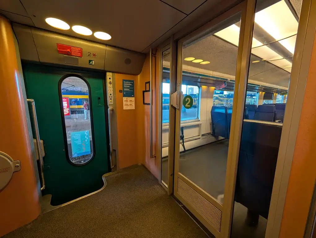 Entrance area in a EuroCity train