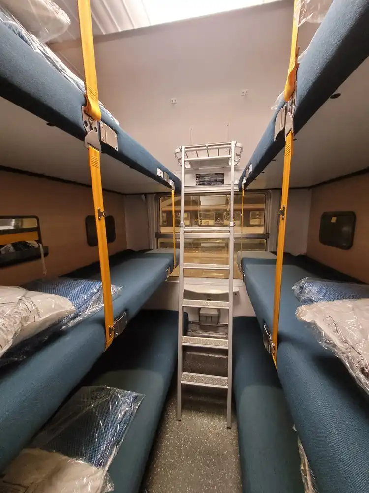 Second class compartment with 6 couchettes