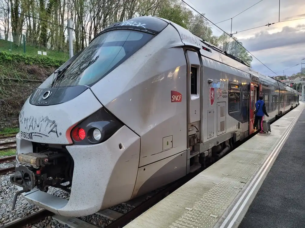 Régiolis train on a platform