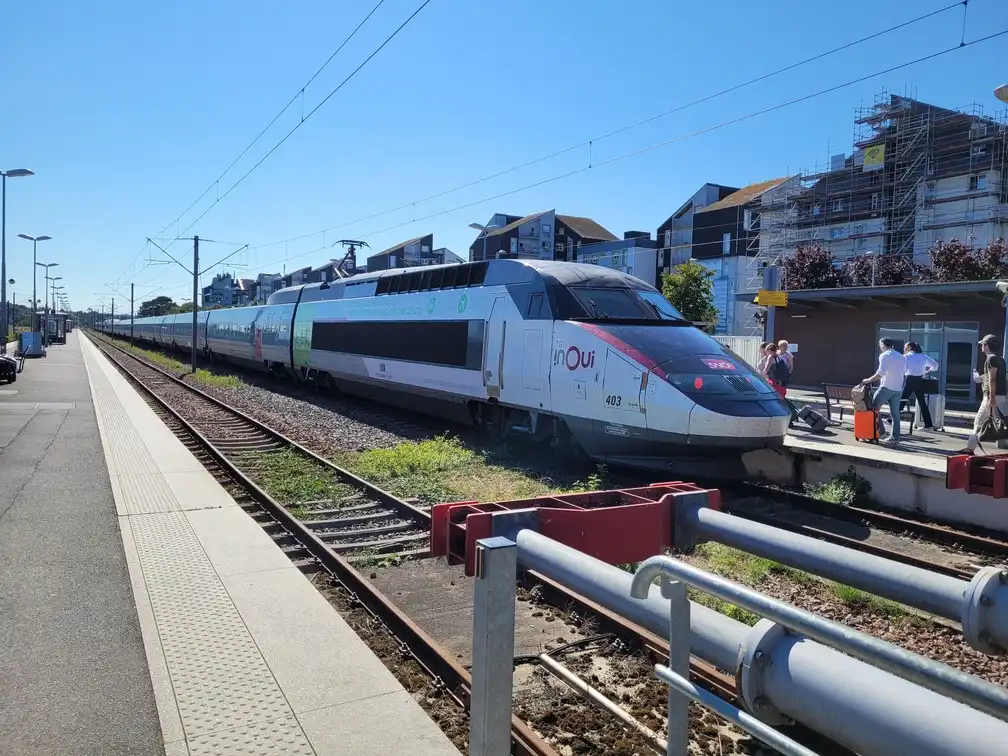Single-level TGV on a platform