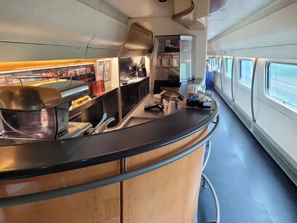 Restaurant in an ETR 460 train