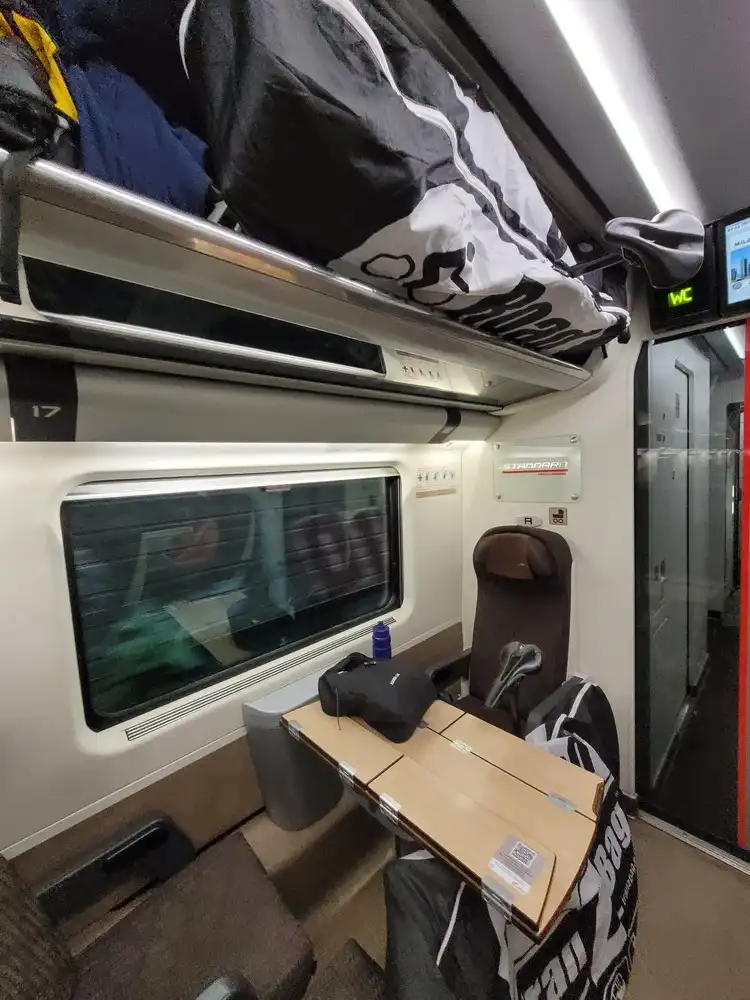 Packed bicycles around the last seats in an ETR 500 train