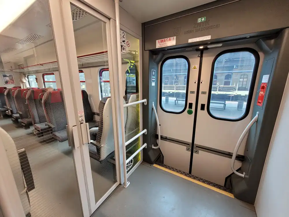 Entrance area in a regional train